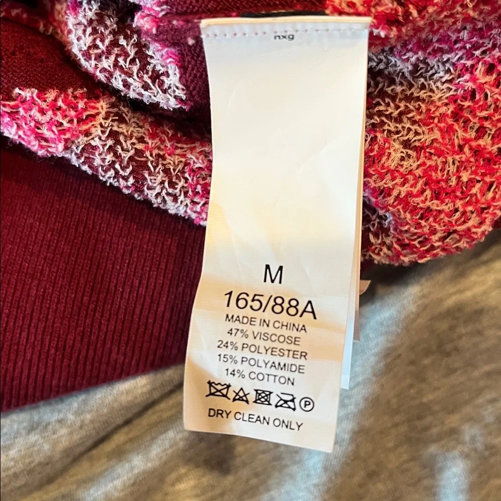 Kate Spade New York Marker Floral
Rhubarb Sweater Sz Medium - Picture 7 of 8